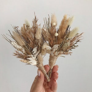 Boho dried flowers groom boutonniere for rustic wedding with natural preserved flowers arrangements