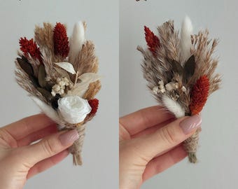 Boho dried flowers groom boutonniere for wedding with natural and white preserved flowers