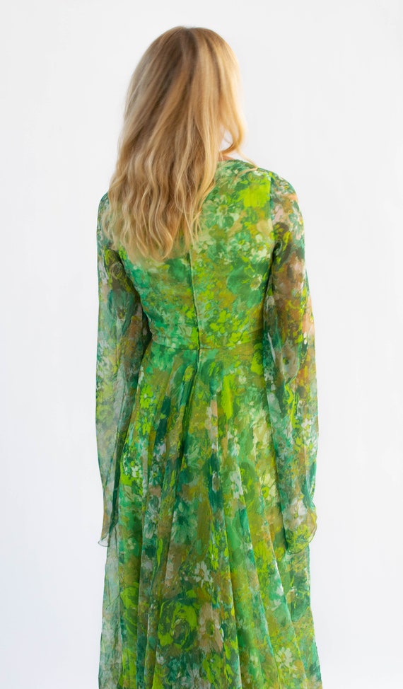 Sheer green floral 1970s poly chiffon dress bracelet sleeves small bust 93cm