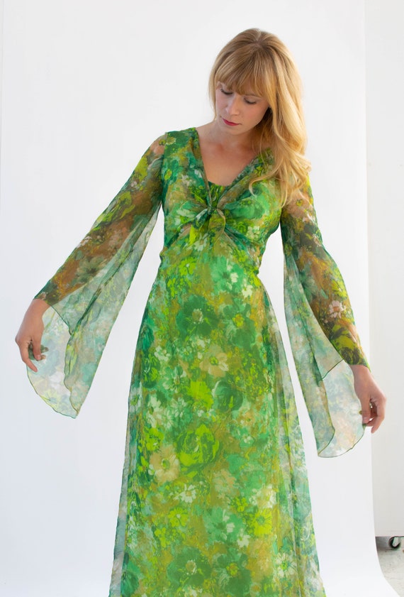 60’s/70’s Vintage Green Floral Hostess Dress With