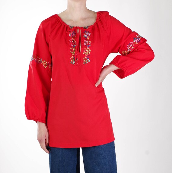 70’s Vintage Red Tunic Blouse With Colorful Flora… - image 3