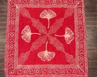 Bandana aus Bio-Baumwolle mit Hand-Block-Print: Rotes Halstuch mit Blumenmuster
