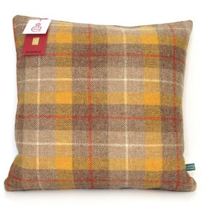 Poduszka Harris Tweed w żółtą jesienną kratkę – wykonana ręcznie na zamówienie
