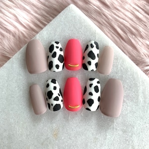 Cow Press on nails - Dalmatian False nails - Animal nails - Fake nails - Party nails - Wedding nails - Pink nails - White nails - Cow nails
