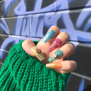 Sailor moon Press on nails - Kawaii Stick on nails - glitter nails - Anime glue on nails - Party nails - Japanese nails - Anime nails