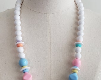 Vintage Pastel And White Chunky Boho Lucite Beaded Necklace, Bold Large Colorful Candy Lucite Bead Statement Necklace Jewelry