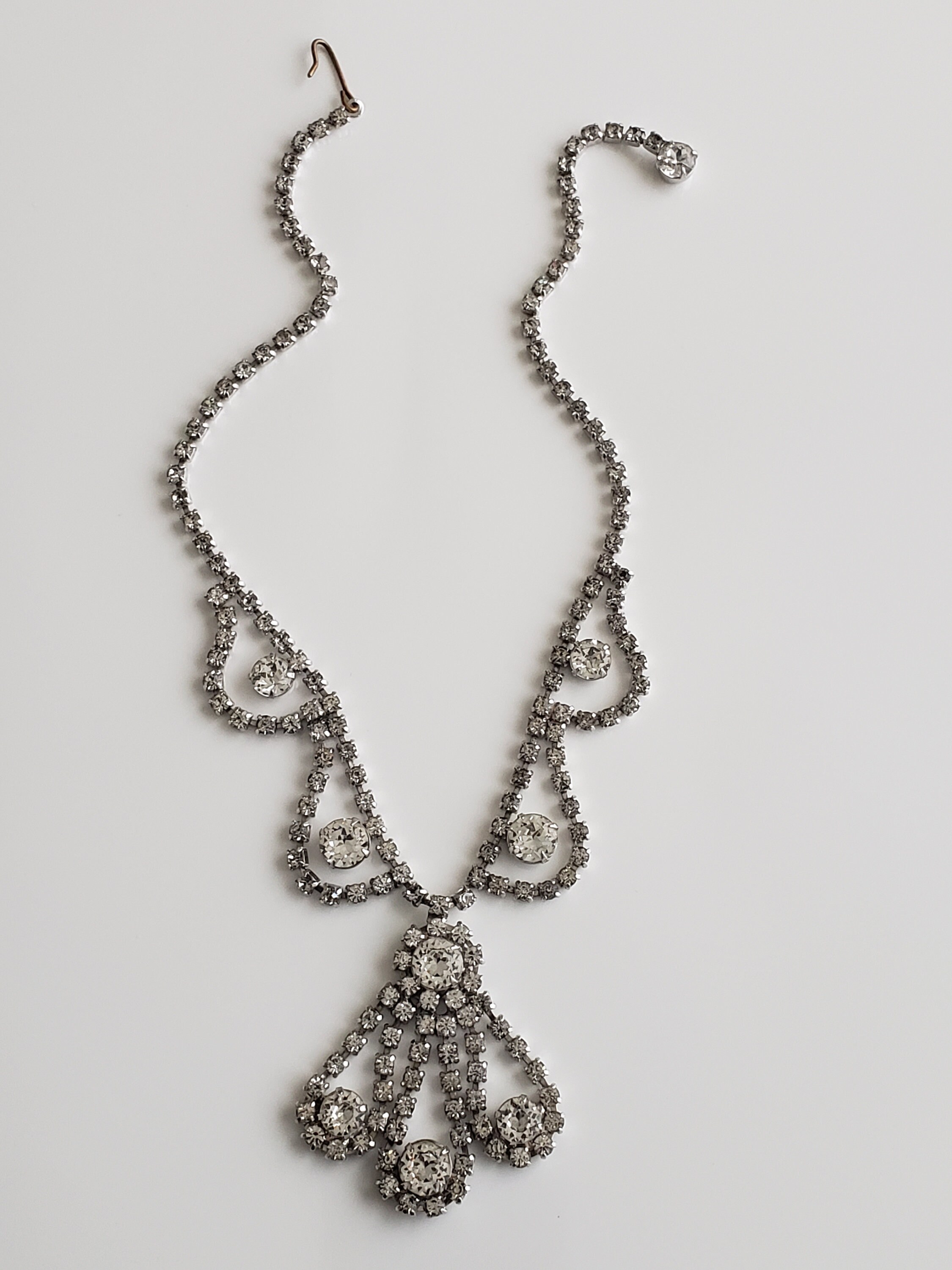 ネックレス・ペンダント VINTAGE HOLLYWOOD Drop Crystal Necklace 4BFK497 il_fullxfull.5718121741_pmy0.jpg