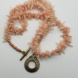 Vintage 70s Genuine Angel Skin Coral Branch Necklace, Pink Blush Natural Coral Beaded Necklace, Delicate Pale Peach Coral Boho Necklace
