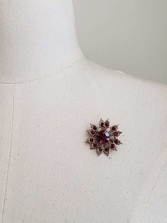 Vintage Ruby Crystal Starburst Brooch, Sparkling … - image 4