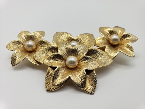 Vintage Sarah Coventry Large Ornamental Gilt Gold… - image 1