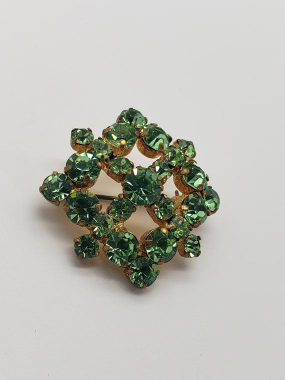 Vintage AUSTRIA Sparkling Green Crystal Brooch, G… - image 3