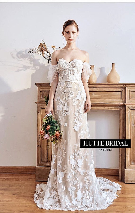 white christmas dresses Off The Shoulder Floral Appliques Mermaid Wedding Dresses Long Sleeves  Pleated Bridal Gowns