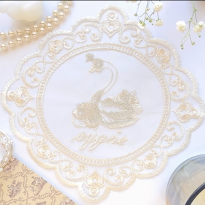 Vintage-Style Oval Swan Lace Doily Princess Lake Swan Theme White Tablecloth Lace Runner Machine-Embroidered Perfect Home Decor Gift
