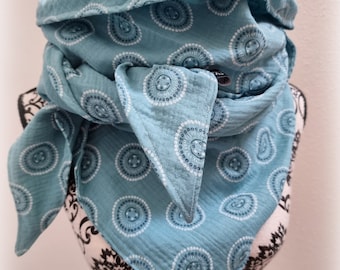 XXL winter muslin cloth women's triangular scarf 140 x 140 x 220 favorite scarf neckerchief light blue circles