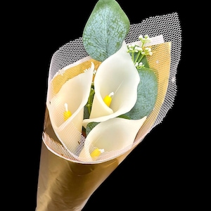 Realistic calla lily beeswax bouquet- unique present for her - perfect wedding gift