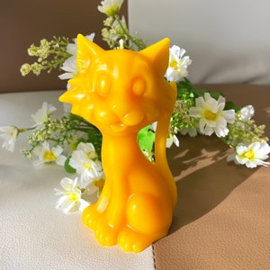 pure beeswax cat candle