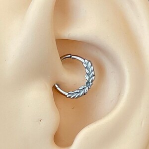16G Silver Daith Clicker | 8mm Leaf Minimalist Daith Ring Daith Jewelry Dainty Cute Cartilage Tragus Piercing Daith Piercing Ring Clicker