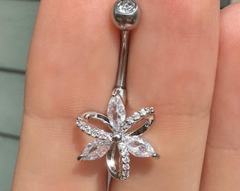Piercing para el ombligo con flor de plata, delicado pavé de circonitas cúbicas florales.