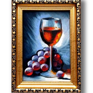 Glas Rotwein mit einer Weintraube Originales Ölgemälde für Weinliebhaber mit Goldrahmen von OlyaARTStudio