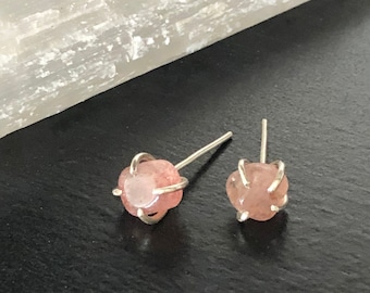 Strawberry Quartz Post, Rough stone and Sterling Silver Earring