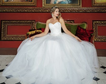 Princess Corset white Wedding Dress/  Corset Wedding Dress/  Fairy A line sleeveless Wedding Dress with Tulle/