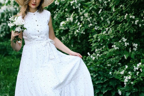 knee length dresses for ladies 1980s Laura Ashley Puff Sleeve White Cottagecore Dress XS/S
