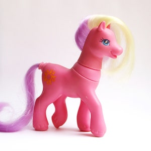 1997 G2 My Little Pony Sundance Sunsparkle. Vintage 1990s G2 Magic Motion Ponies My Little Pony ’90 MLP