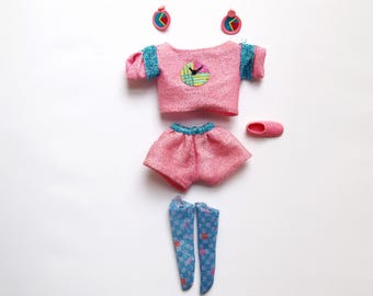 1986 Ensemble de vêtements roses pour Barbie Funtime. Ensemble de rechange de vêtements Barbie vintage des années 1980 # 1739