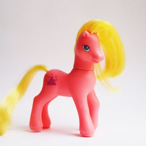 1997 G2 My Little Pony Berry Bright. Vintage 1990s G2 Secret Surprise Friends Berry Bright My Little Pony ’90 MLP