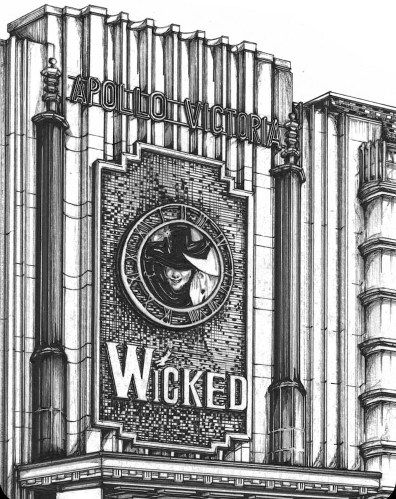 Puede incluir: Dibujo en blanco y negro de l&iacute;neas del Teatro Apollo Victoria en Londres, Inglaterra. El teatro est&aacute; adornado con las palabras "Apollo Victoria" y "Wicked" en letras grandes. Un reloj de cara con una bruja en su interior es visible en la fachada.