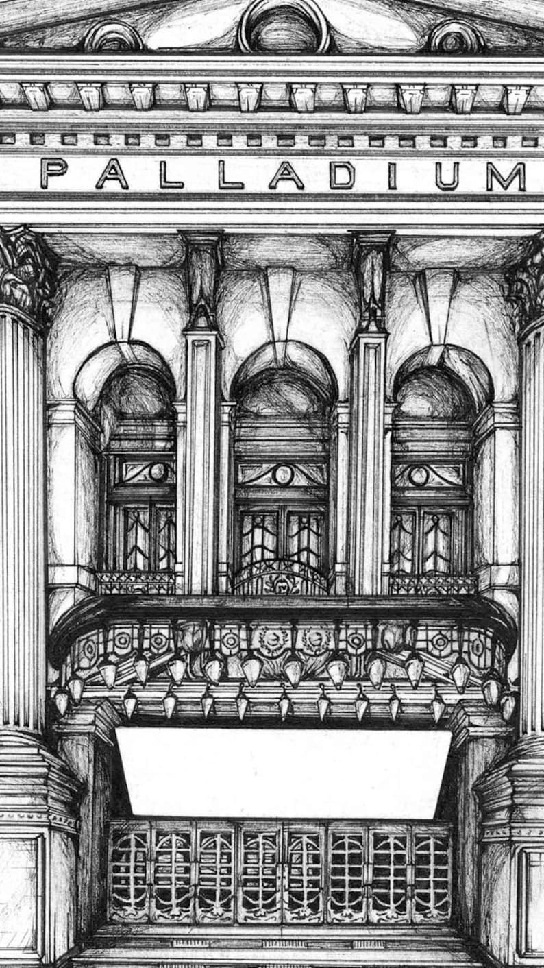 K&ouml;nnte beinhalten: Eine schwarz-wei&szlig;e Tuschezeichnung der Fassade des Palladium-Theaters. Die architektonische Illustration zeigt hohe S&auml;ulen, drei Bogenfenster mit dekorativen Gel&auml;ndern, einen Balkon mit h&auml;ngenden Lichtern und ein gro&szlig;es, leeres Markisenschild.