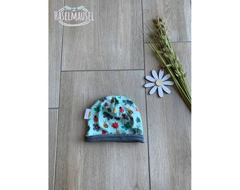 Beanie "Groene Bloemenweide"