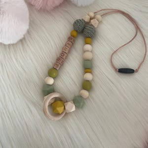 Collar de lactancia o porte para personalizar tu verde eucalipto, oliva y amarillo mostaza