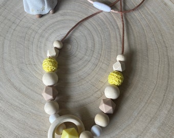 Nursing or carrying necklace in ecru beige and lemon yellow