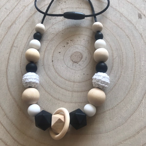 Collier d’allaitement ou de portage ton noir et blanc