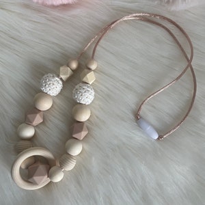 Collar de lactancia o de porteo en color beige crudo