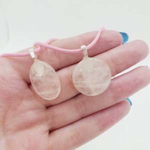 Collier rose de pendentif en pierre gemme en cristal de quartz