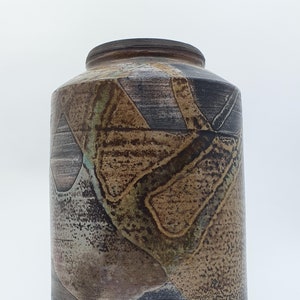 Vase (for ikebana), raku firing