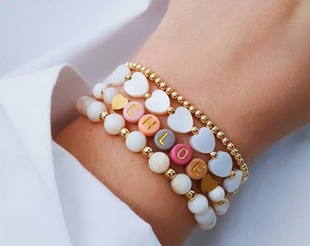 Pulsera con nombre de concha natural de corazón llena de color, pulsera de mujer, joyería con cuentas de mamá