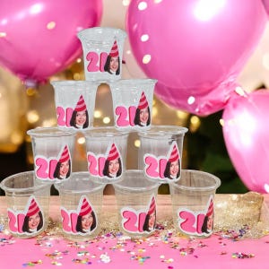 Verres à liqueur pour le 21e anniversaire - Gobelets en plastique personnalisés de 1 oz - articles de fête entre célibataires - visage - fausse carte d'identité rose 21e anniversaire-21 et légal-RIP