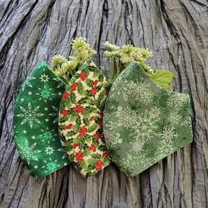 Christmas Face Mask, Cotton Handmade Face Mask, Face Mask with Adjustable Ear Loops, 3 Layers Face. Fall Winter Face Mask