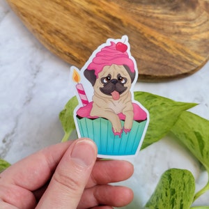 Sticker en vinyle brillant Cupcake carlin 3 x 2 po - anniversaire, doggo