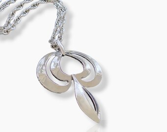 Vintage Crown Trifari Medallion Pendant: Modernist Fleur Di Lis, Monet Silver Rope Chain