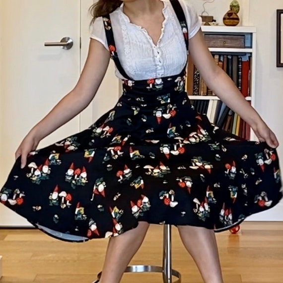 50s Circle Skirt / gnome print / novelty skirt / h