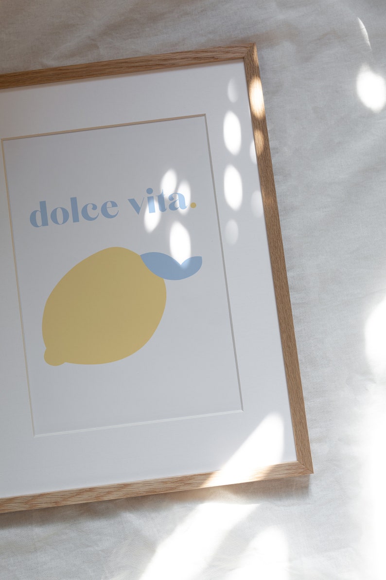 Cartel de impresión de arte Dolce Vita / Arte de pared / Ilustración minimalista / Impresión de limón azul cielo / Colores pastel / Home Deco / Arte de limón / Italia imagen 4