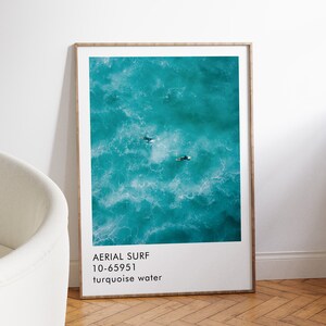 Cartel de impresión de arte de surf aéreo | Arte mural | Fotografía minimalista | Textura Water Surf Print | Arte de color azul | Mar imagen 2