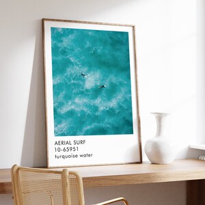 Cartel de impresión de arte de surf aéreo | Arte mural | Fotografía minimalista | Textura Water Surf Print | Arte de color azul | Mar imagen 4