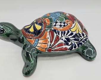 Tortuga estilo Talavera • Decoración mexicana pintada a mano • Cerámica colorida de 28 cm