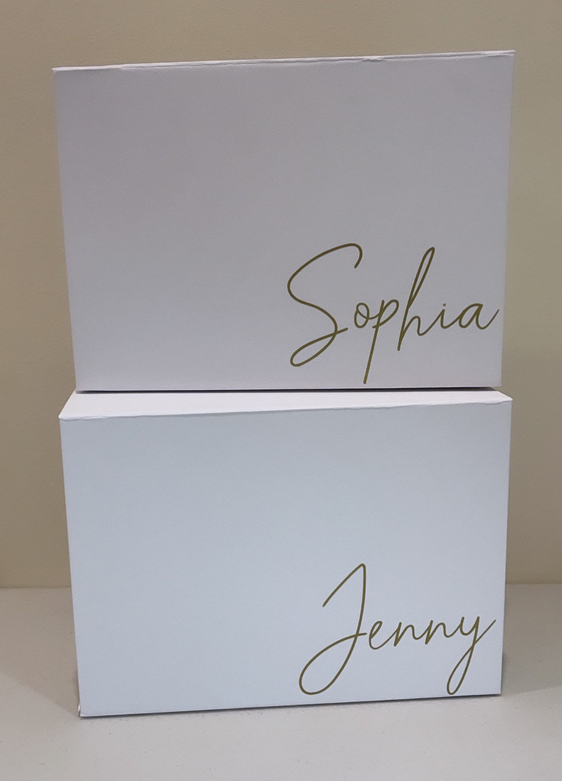 White MEDIUM Bridesmaid Box Luxury Personalised Magnetic Closure Luxu…