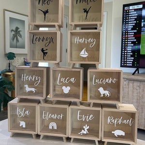 EN STOCK Hucha de madera personalizada / Ideas de regalo para niños / Regalo bonito / Caja de monedas / Ahorros / Guardería